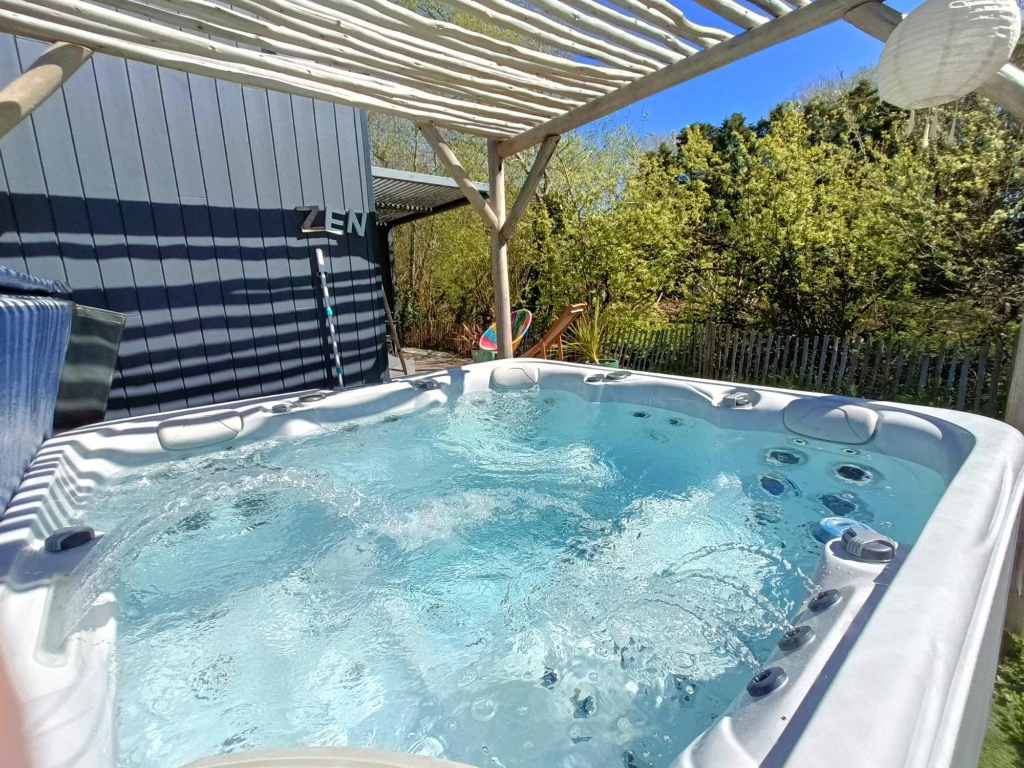 Apb Spa Locations Avec Jacuzzi Privatif 생장드몽 외부 사진